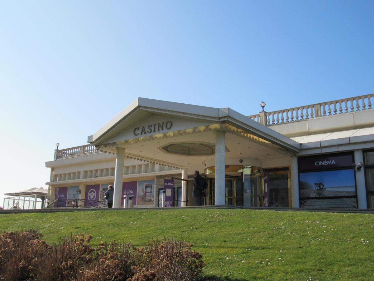 Entre Mer Et Falaises Le Tréport Exterior photo